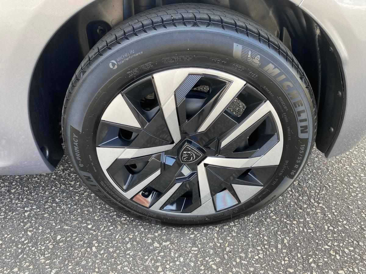 peugeot-208-2024-gasolina-1199cc