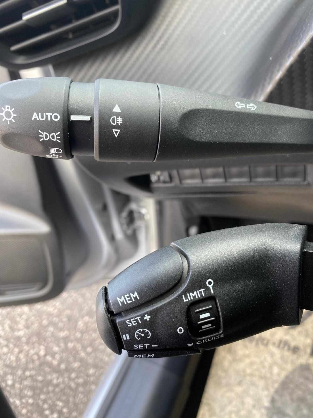 peugeot-208-2024-gasolina-1199cc