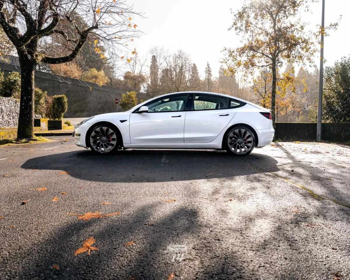 tesla-model-3-2022-eletrico-200cc