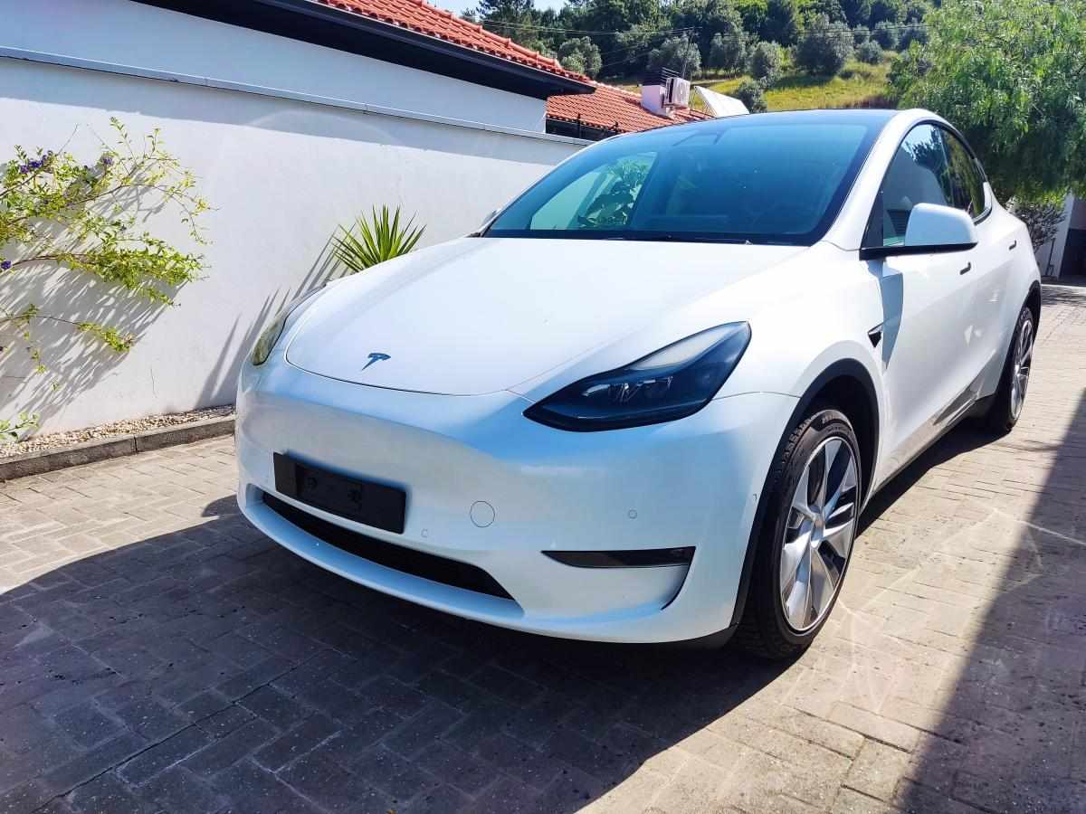 tesla-model-y-2022-eletrico