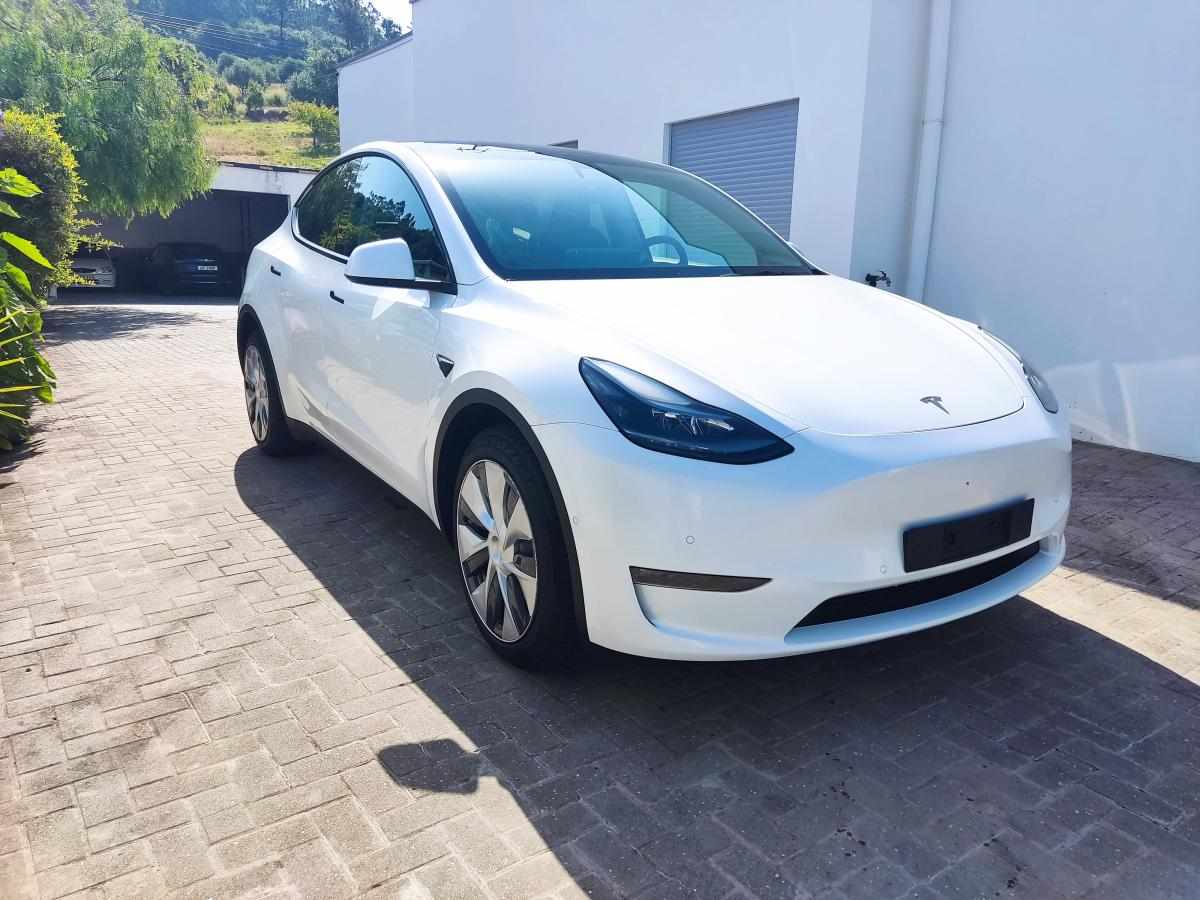 tesla-model-y-2022-eletrico