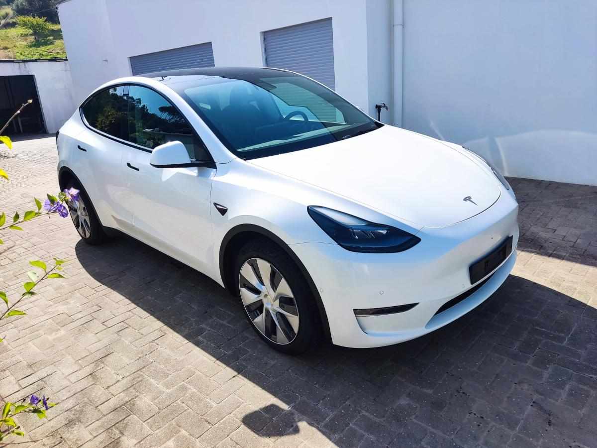 tesla-model-y-2022-eletrico