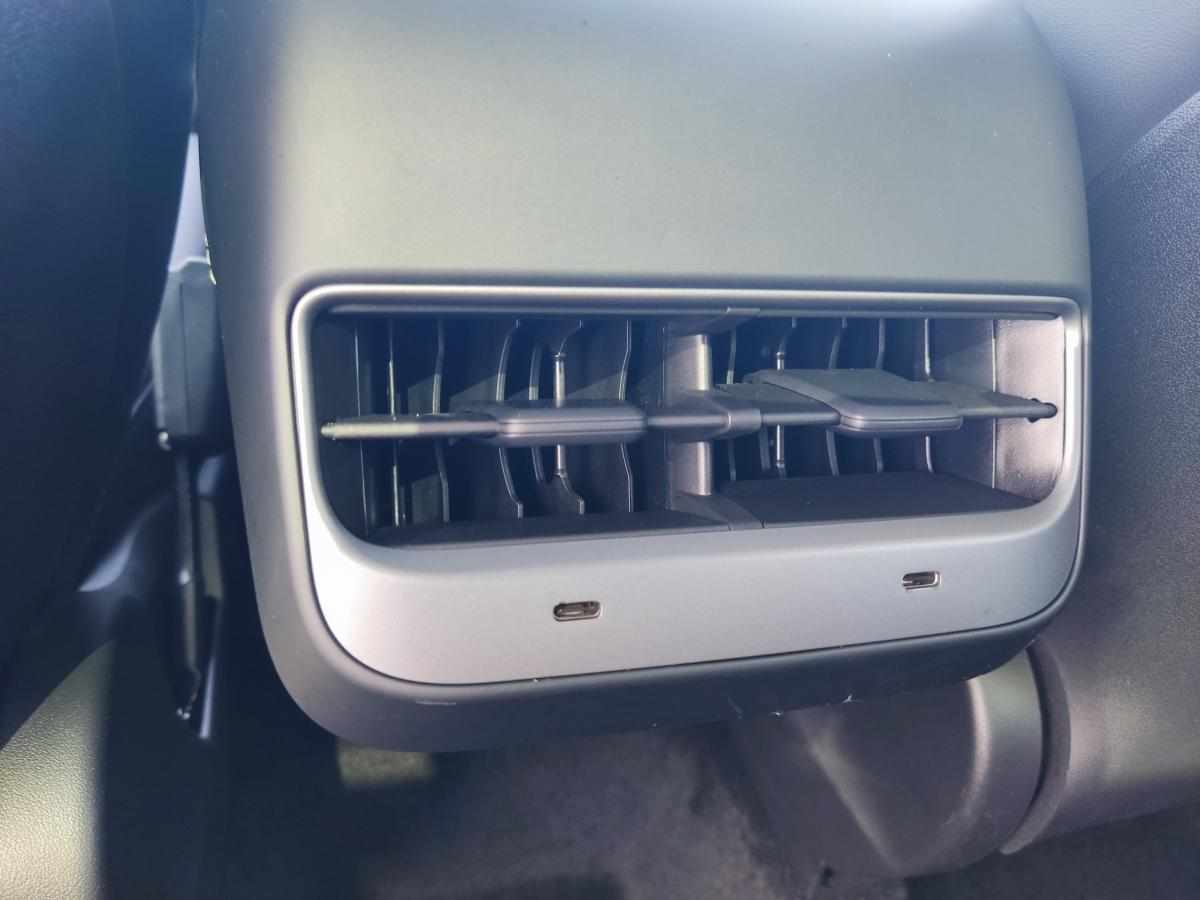 tesla-model-y-2022-eletrico