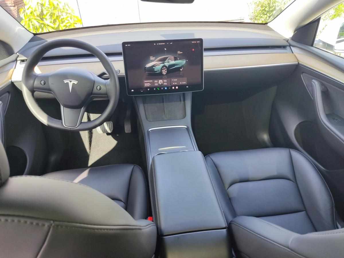tesla-model-y-2022-eletrico
