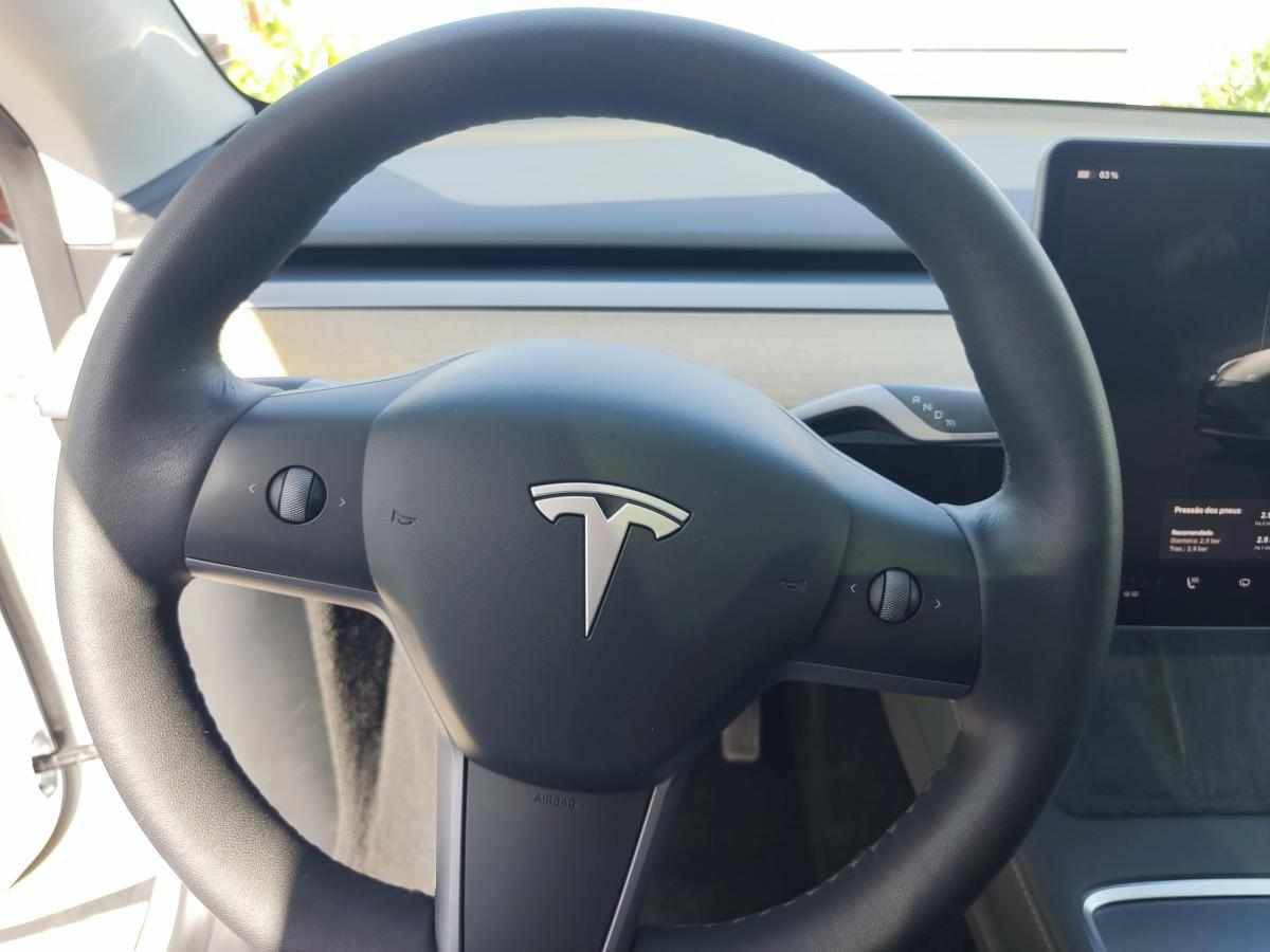 tesla-model-y-2022-eletrico