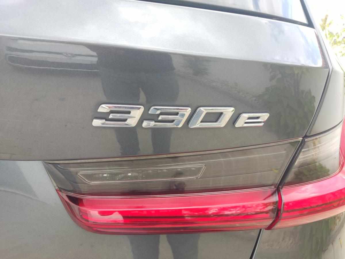 bmw-serie-3-330e-xdrive-2021-hibrido-plug-in-1998cc