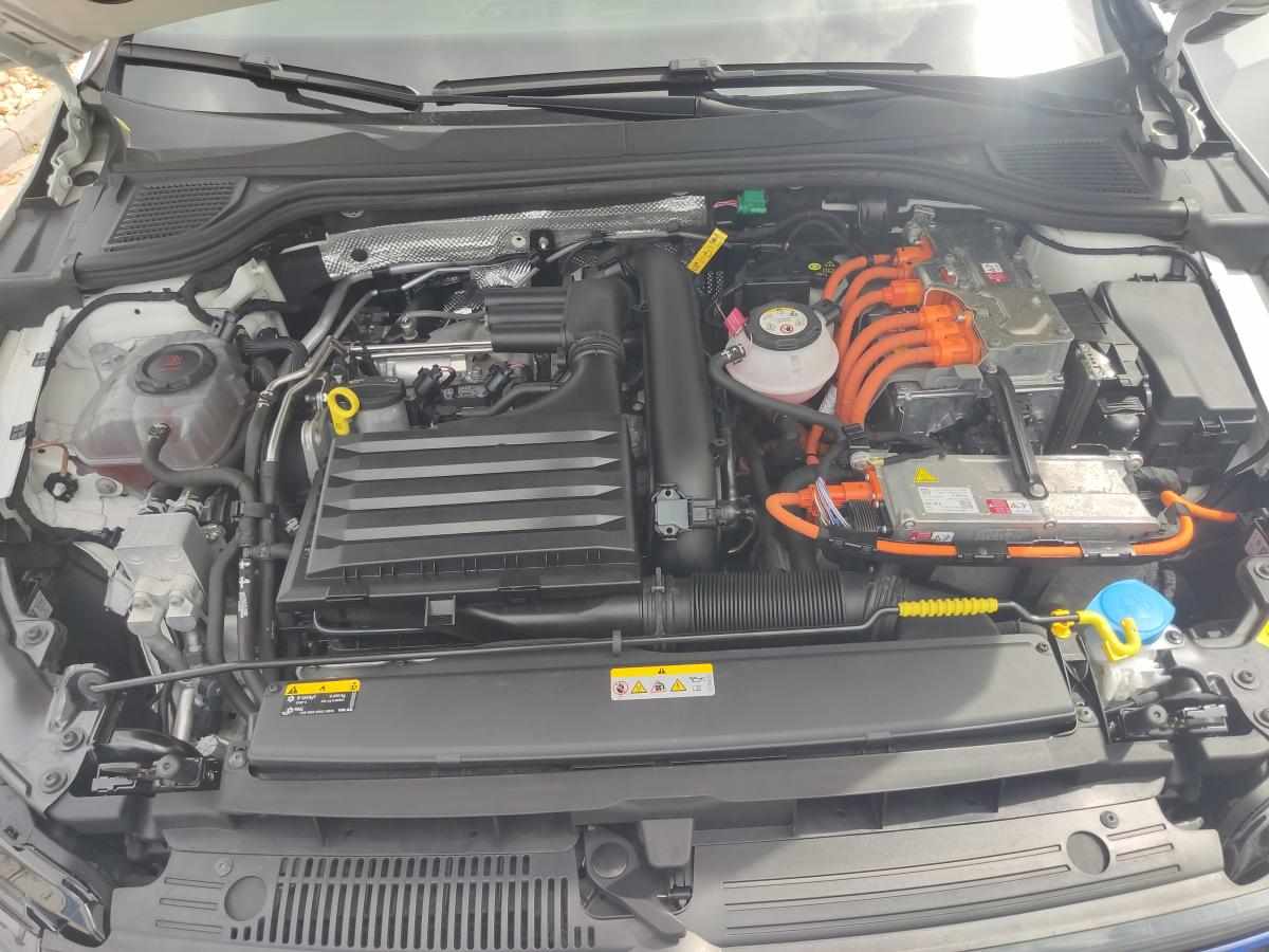 volkswagen-golf-vii-1-4-tsi-phev-2021-hibrido-plug-in-1400cc