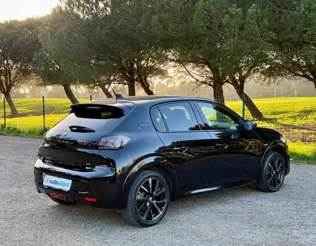 peugeot-208-2023-eletrico-500cc
