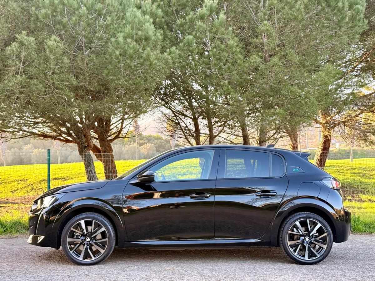 peugeot-208-2023-eletrico-500cc