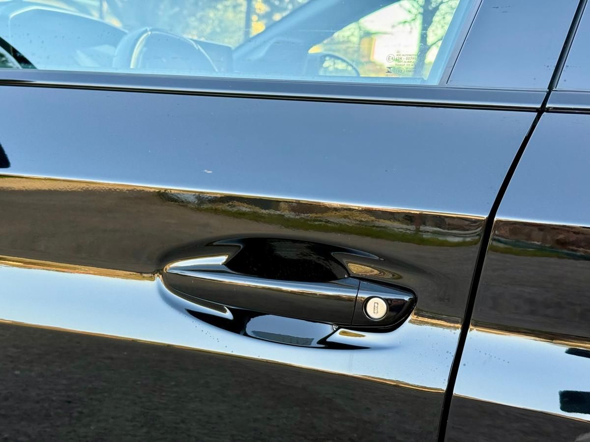 peugeot-208-2023-eletrico-500cc