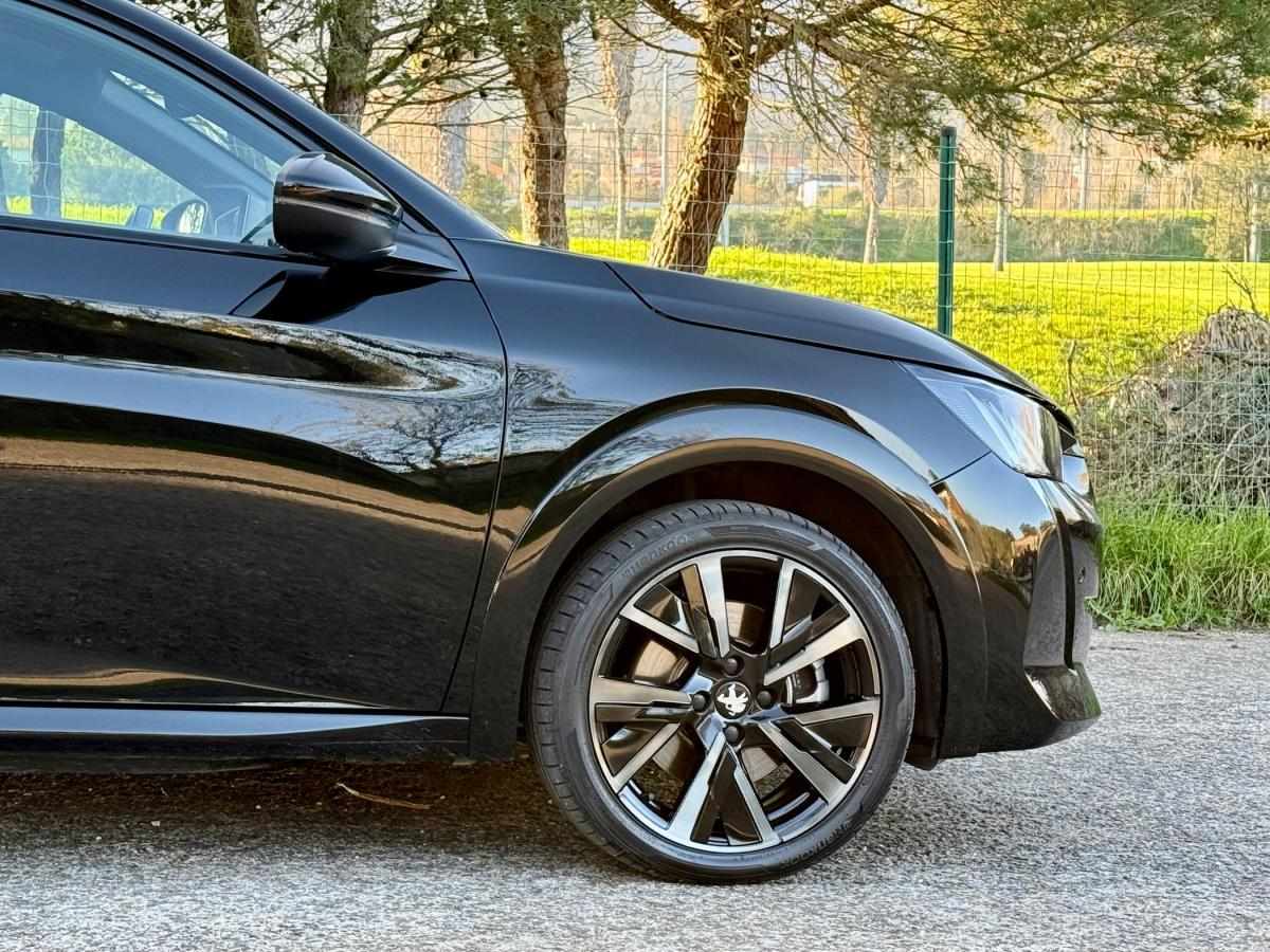 peugeot-208-2023-eletrico-500cc