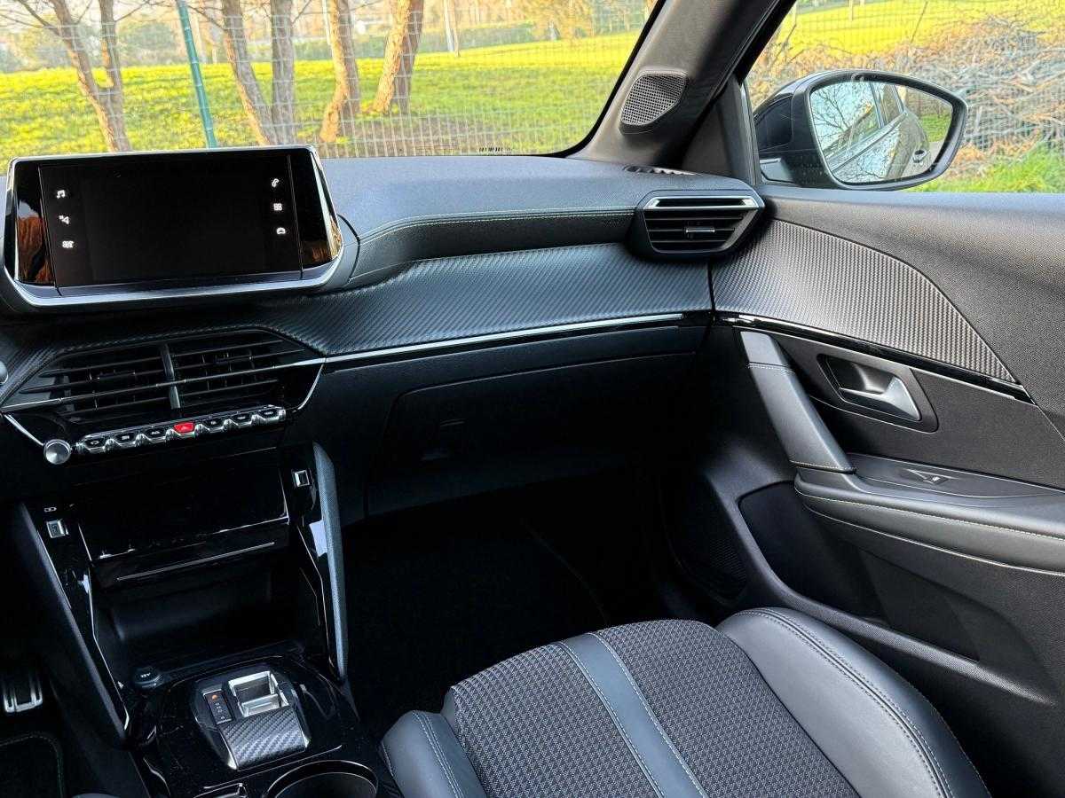 peugeot-208-2023-eletrico-500cc