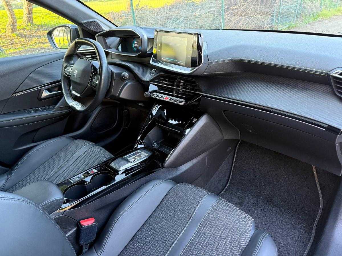 peugeot-208-2023-eletrico-500cc