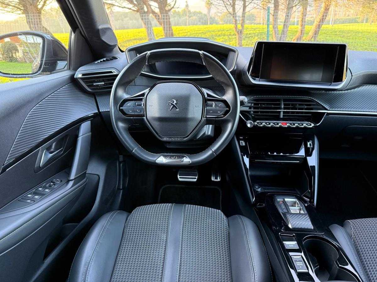peugeot-208-2023-eletrico-500cc