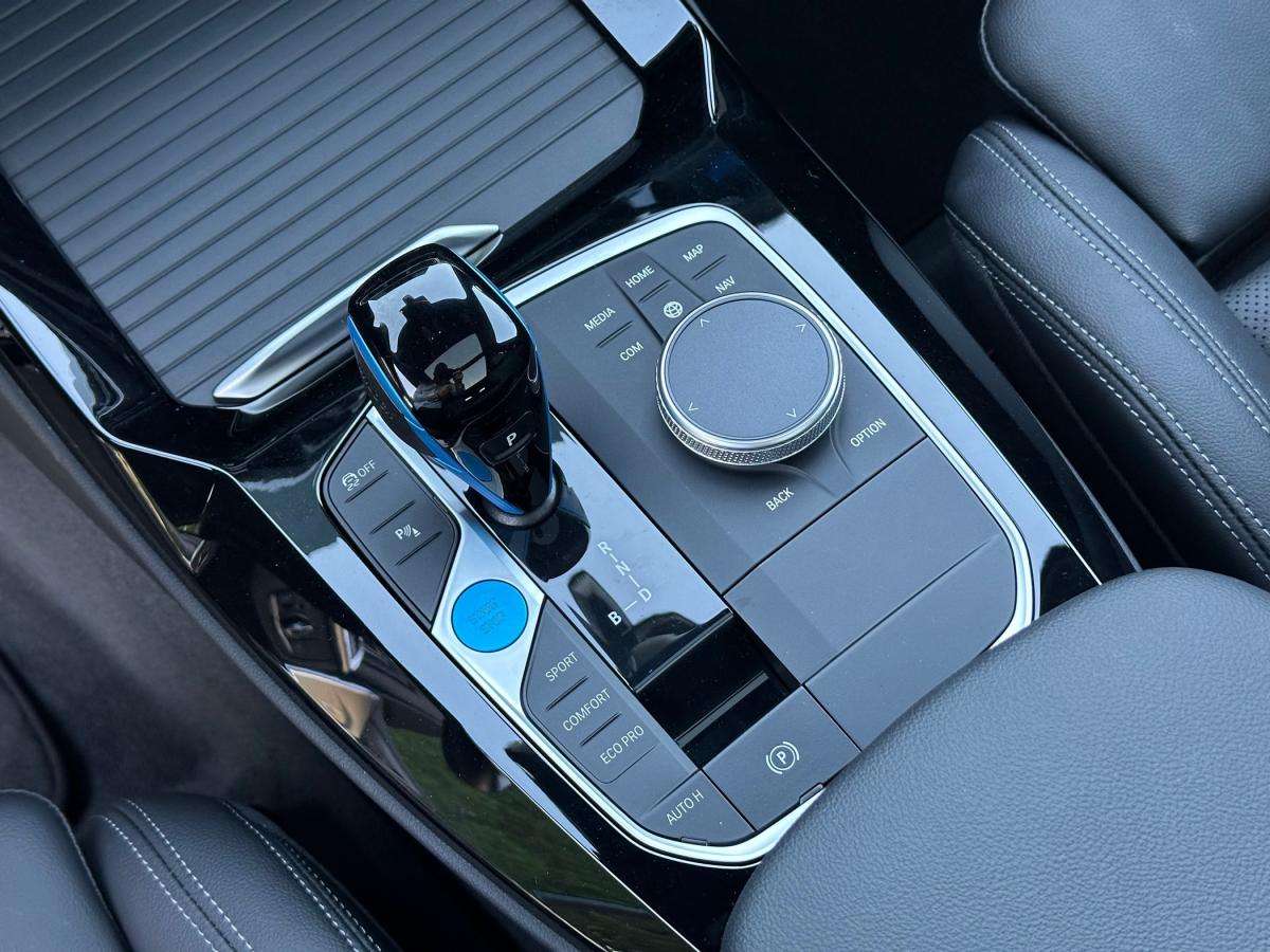 bmw-ix3-2023-eletrico-500cc