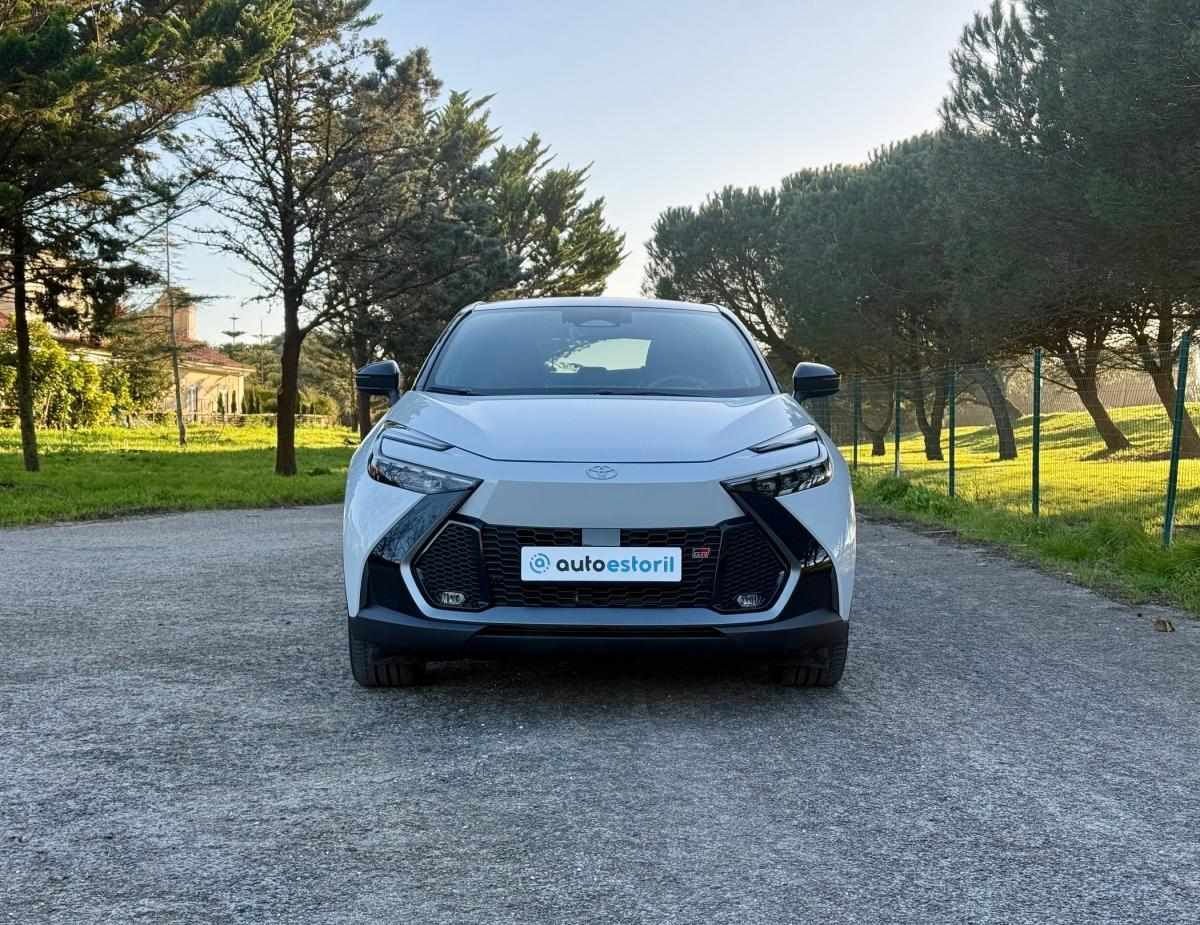 toyota-c-hr-2025-hibrido-a-gasolina-1987cc