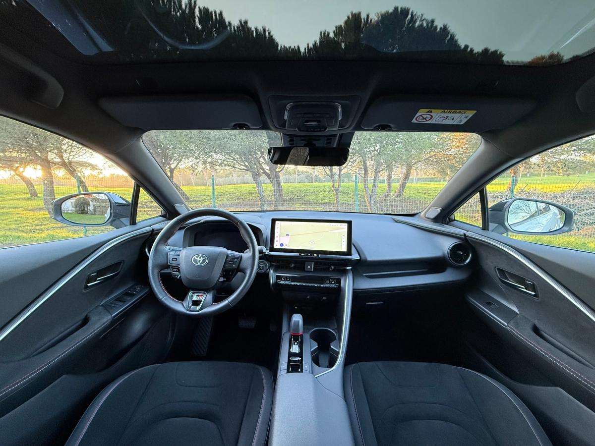 toyota-c-hr-2025-hibrido-a-gasolina-1987cc