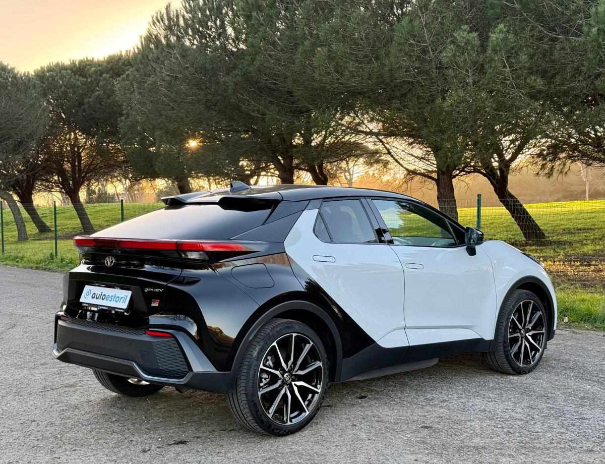 toyota-c-hr-2025-hibrido-a-gasolina-1987cc