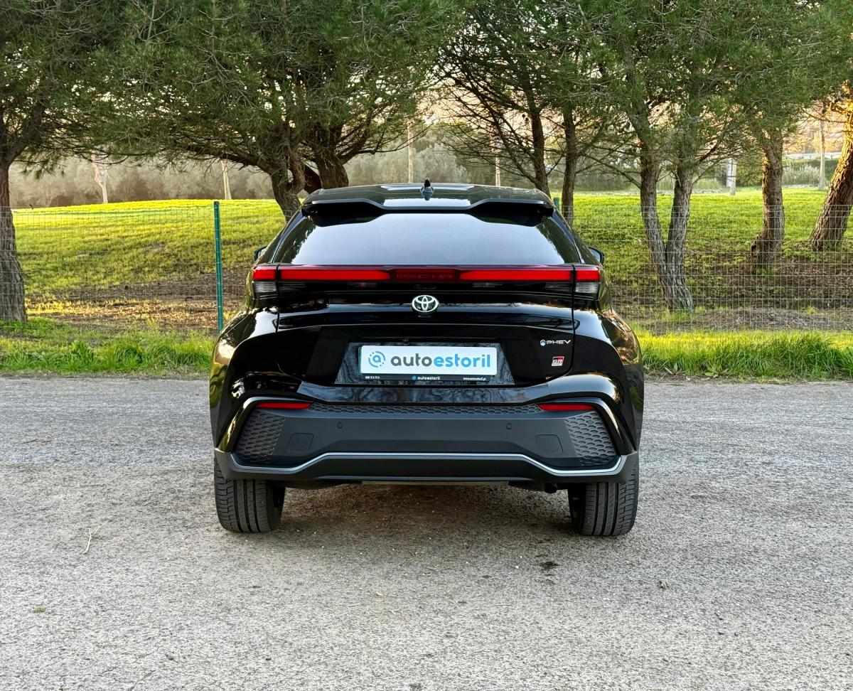 toyota-c-hr-2025-hibrido-a-gasolina-1987cc