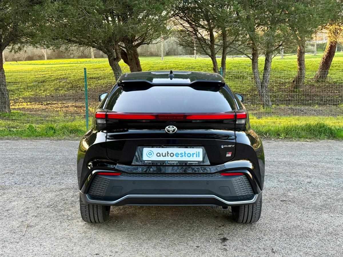 toyota-c-hr-2025-hibrido-a-gasolina-1987cc