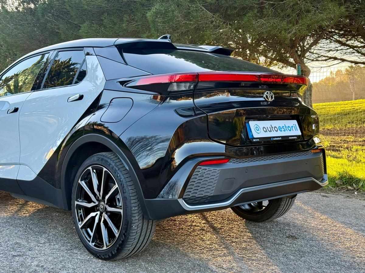toyota-c-hr-2025-hibrido-a-gasolina-1987cc