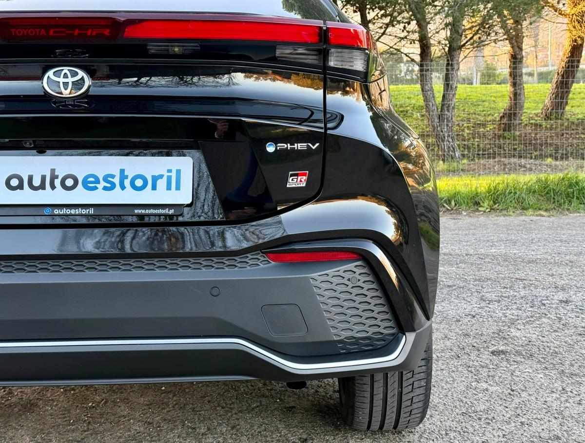 toyota-c-hr-2025-hibrido-a-gasolina-1987cc