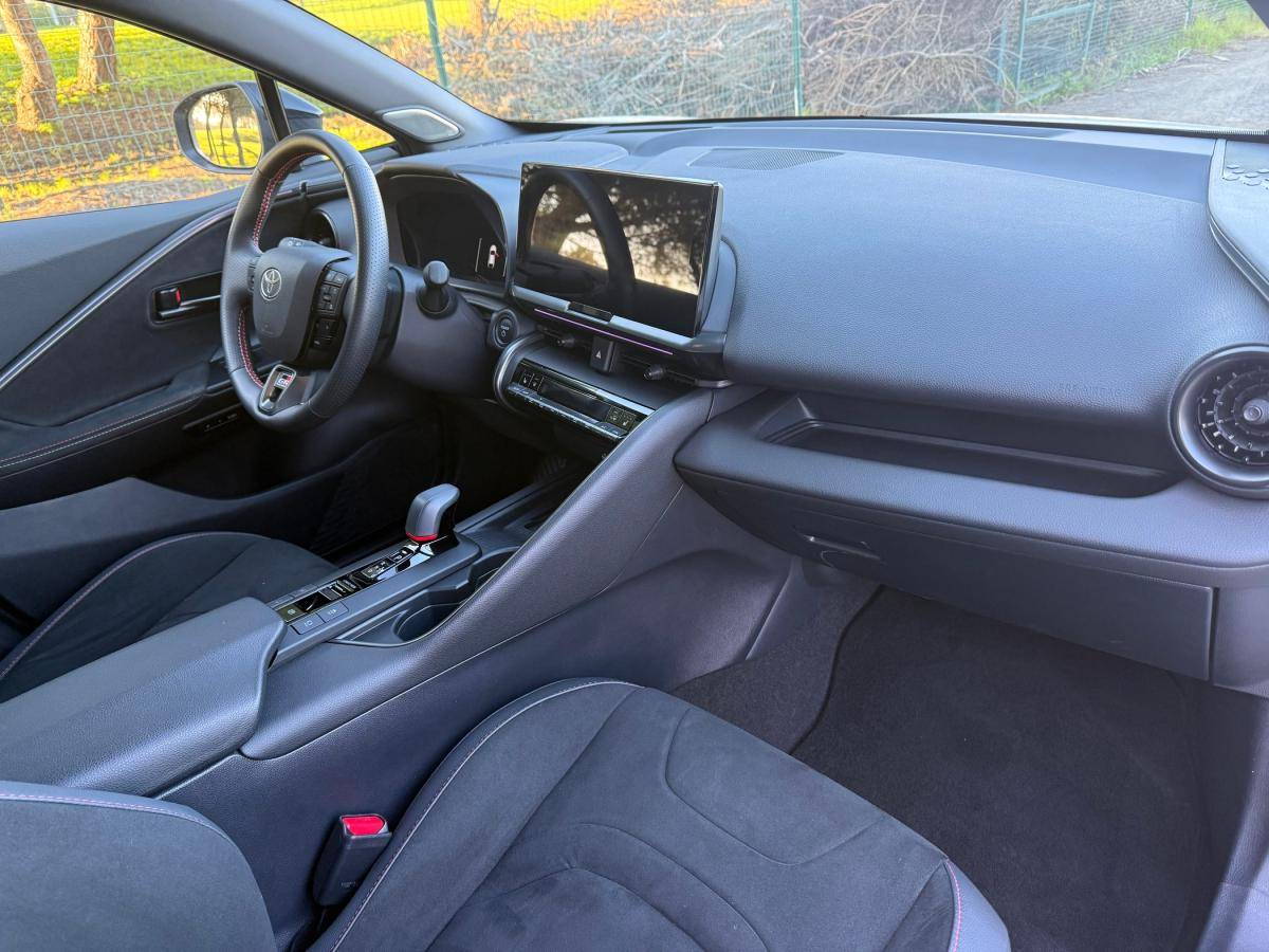 toyota-c-hr-2025-hibrido-a-gasolina-1987cc