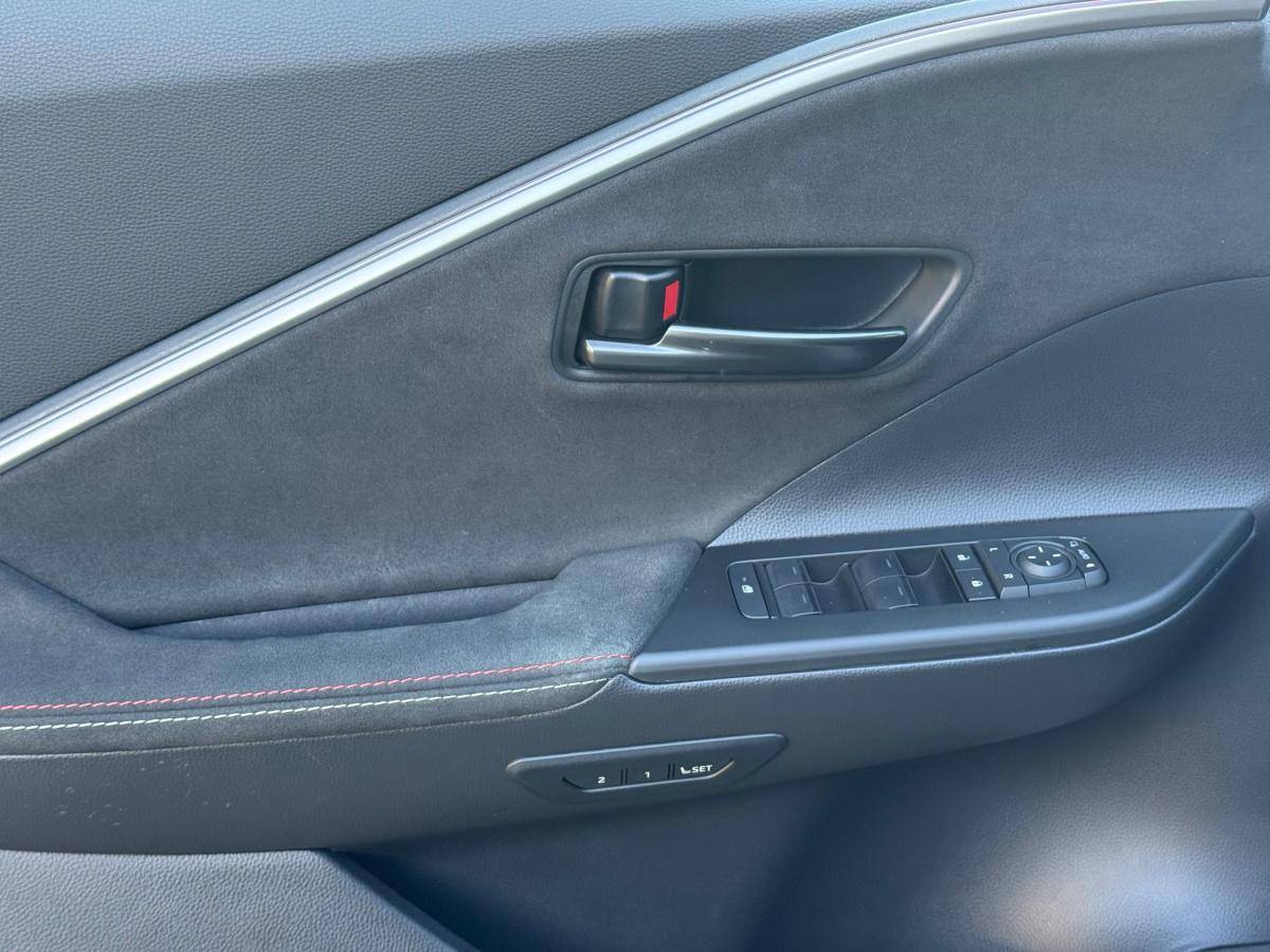 toyota-c-hr-2025-hibrido-a-gasolina-1987cc
