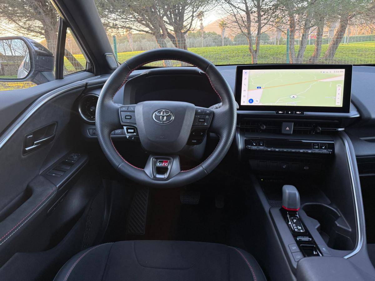 toyota-c-hr-2025-hibrido-a-gasolina-1987cc