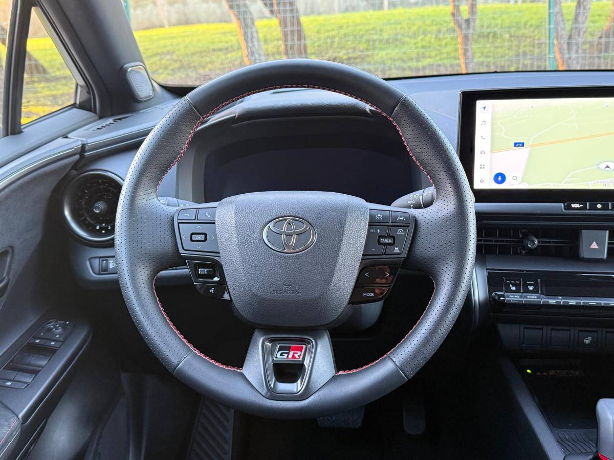 toyota-c-hr-2025-hibrido-a-gasolina-1987cc