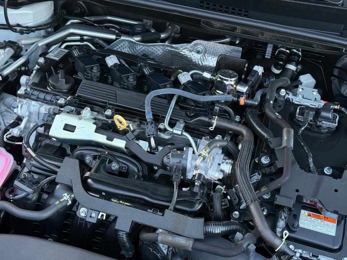 toyota-c-hr-2025-hibrido-a-gasolina-1987cc