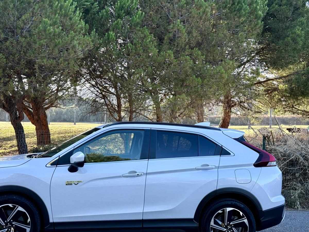 mitsubishi-eclipse-cross-2021-hibrido-a-gasolina-2360cc