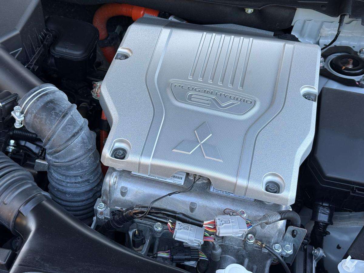 mitsubishi-eclipse-cross-2021-hibrido-a-gasolina-2360cc