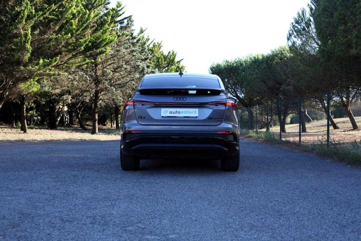 audi-q4-e-tron-2021-eletrico-500cc
