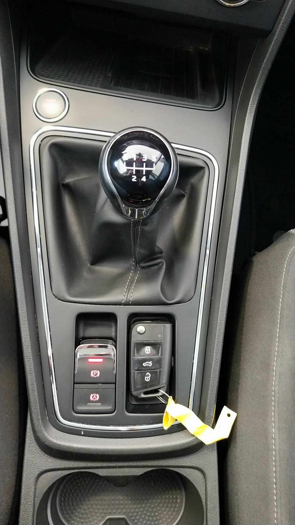 seat-leon-1-6-tdi-2019-diesel-1598cc