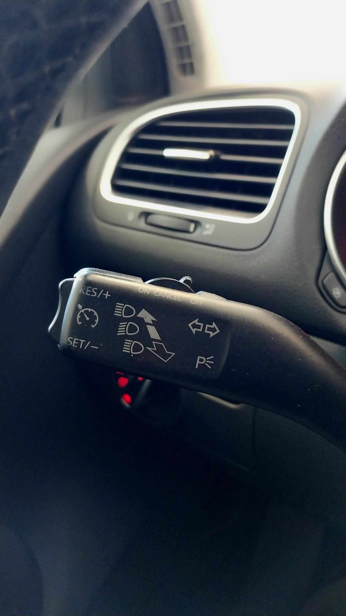 volkswagen-golf-1-6-tdi-2010-diesel-1598cc