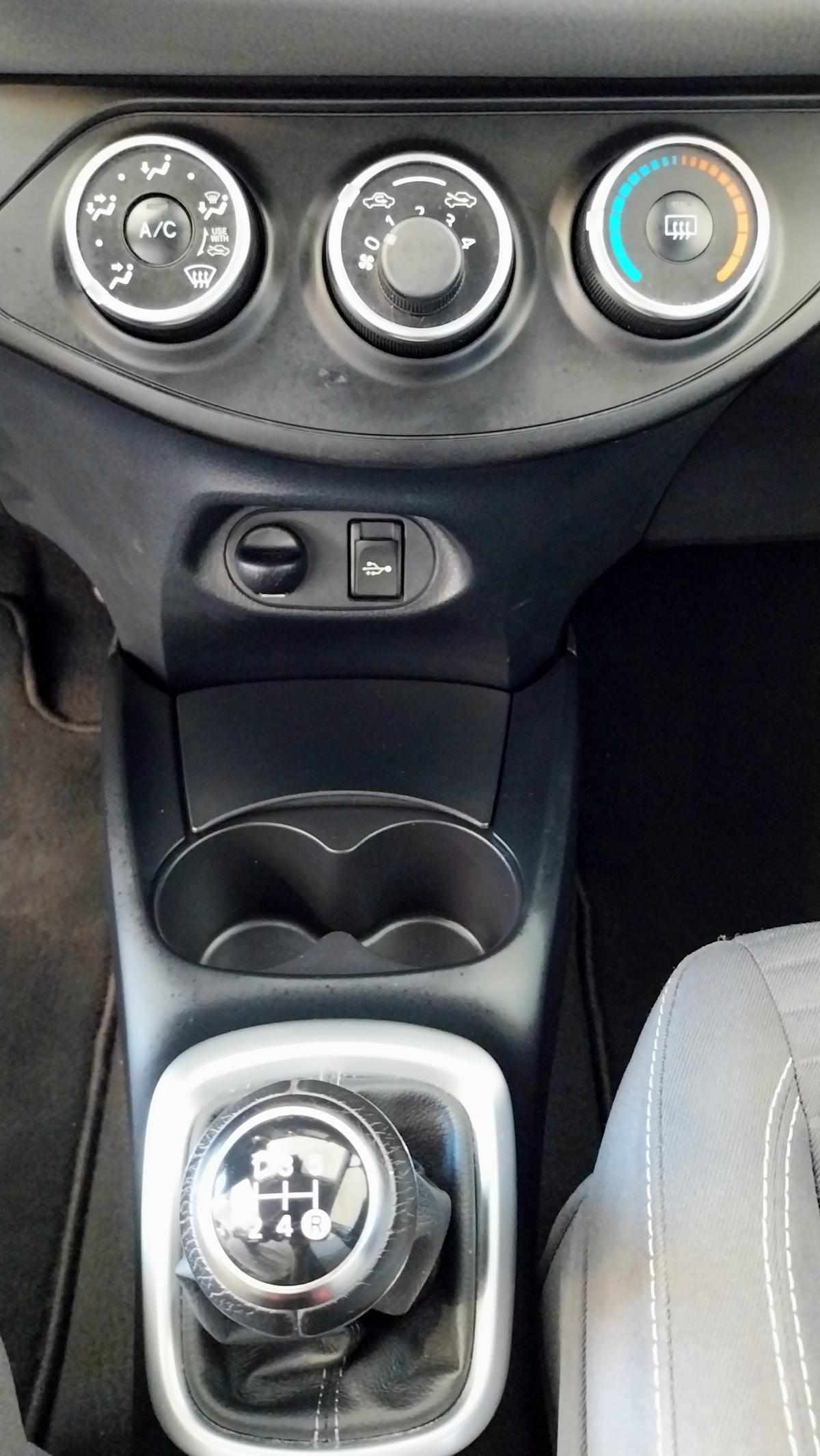 toyota-yaris-1-0-vvt-i-2020-gasolina-998cc