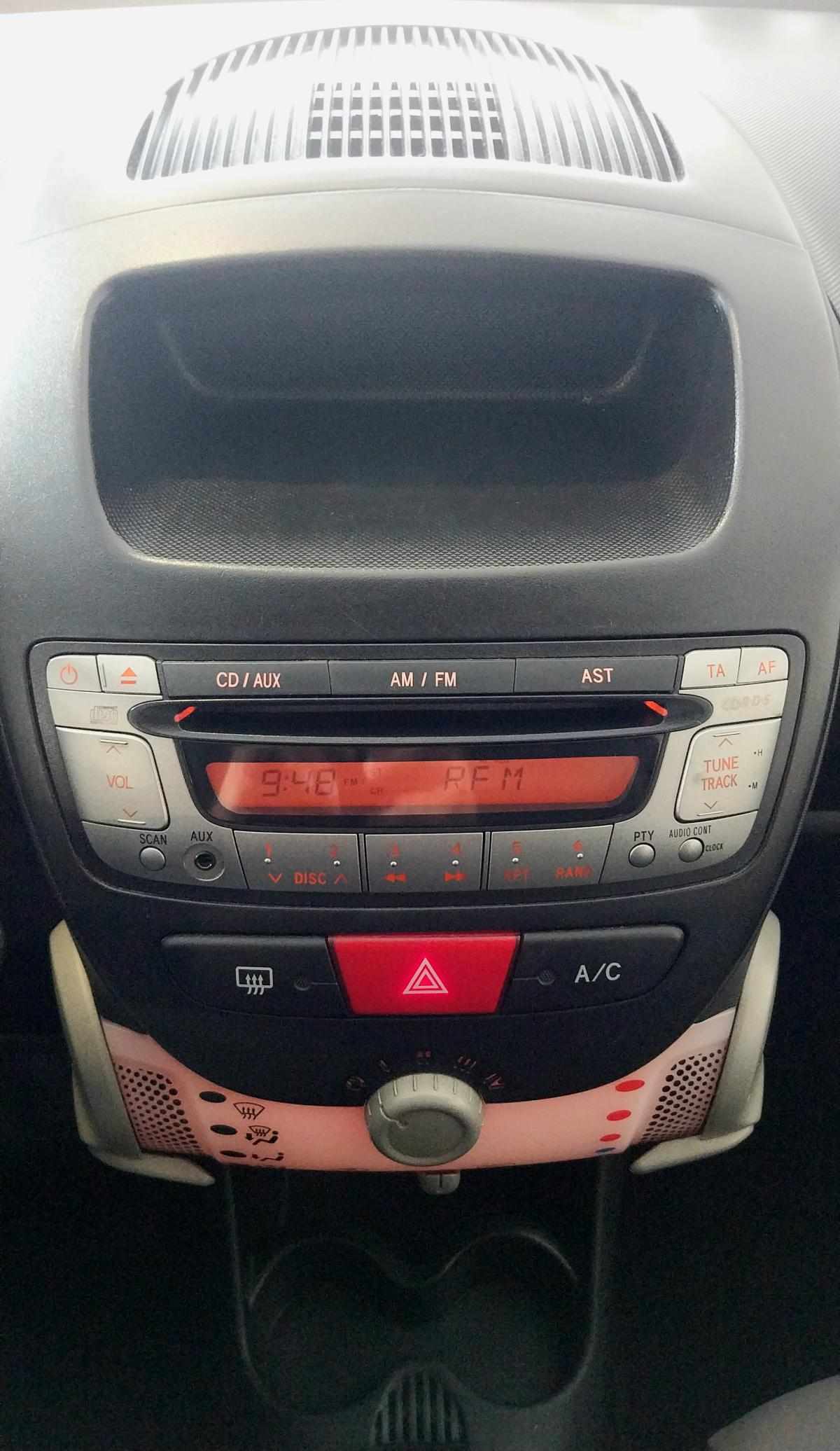 peugeot-107-1-0-2014-gasolina-998cc