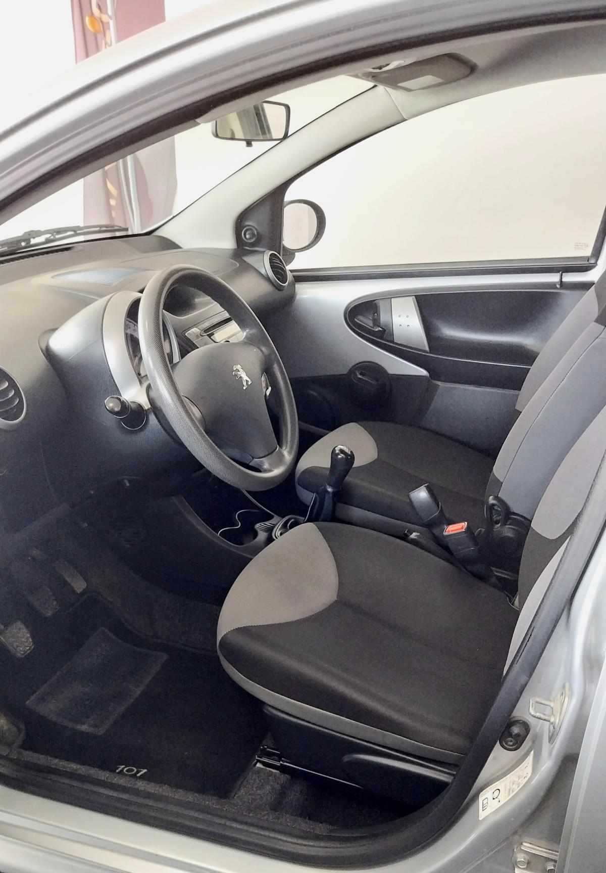 peugeot-107-1-0-2014-gasolina-998cc