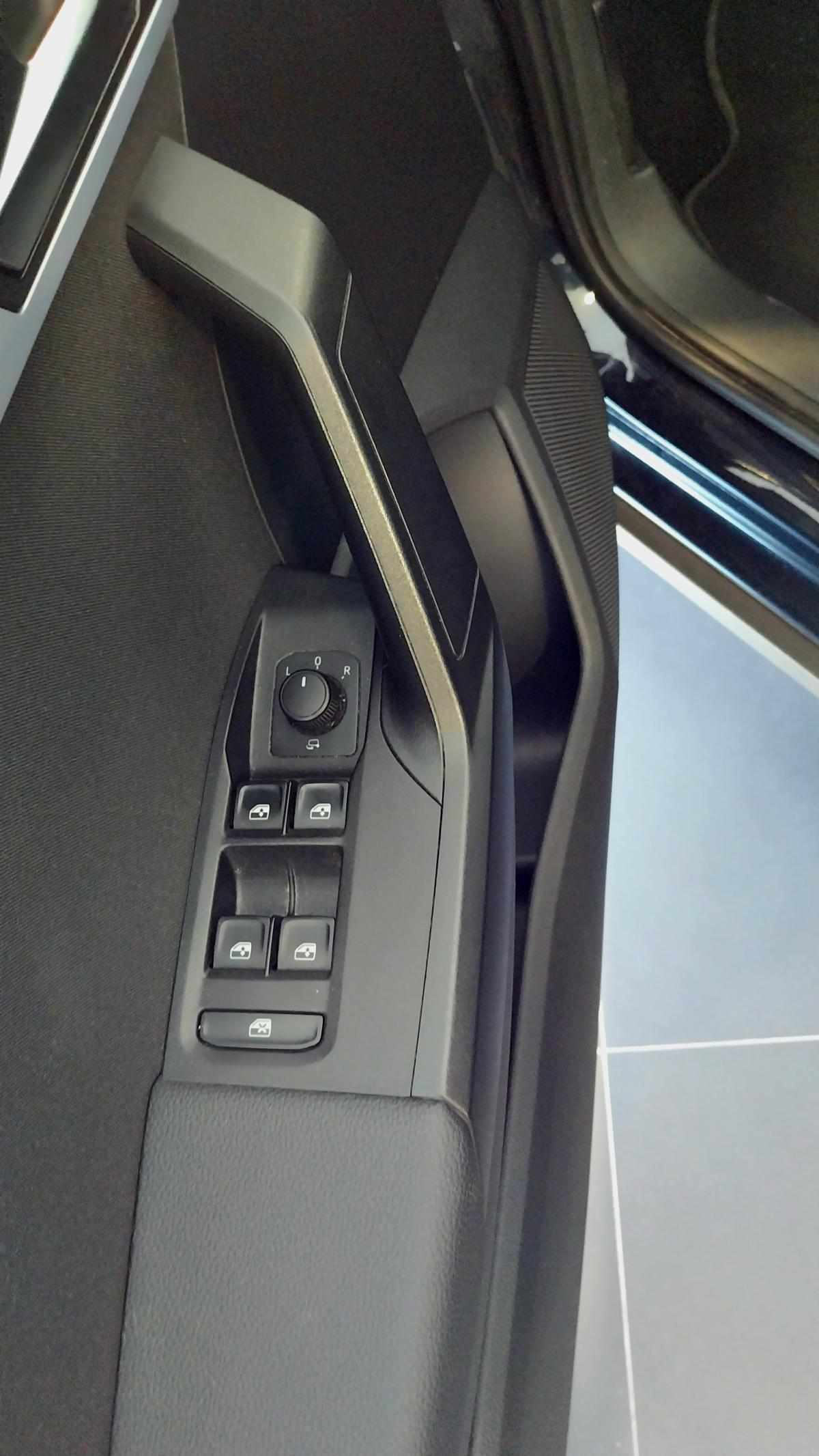 seat-arona-1-0-tsi-2022-gasolina-999cc