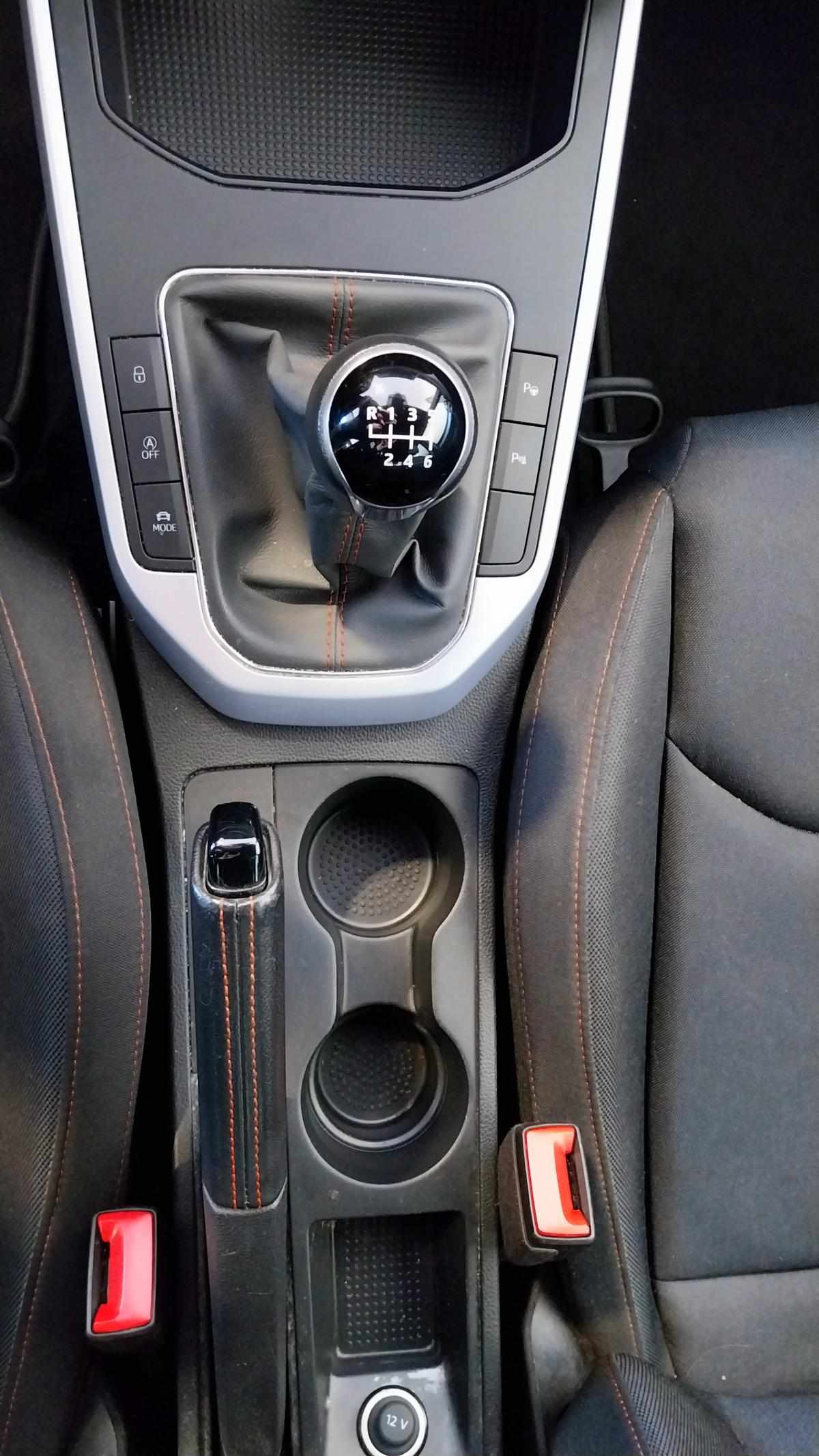 seat-arona-1-0-tsi-2022-gasolina-999cc