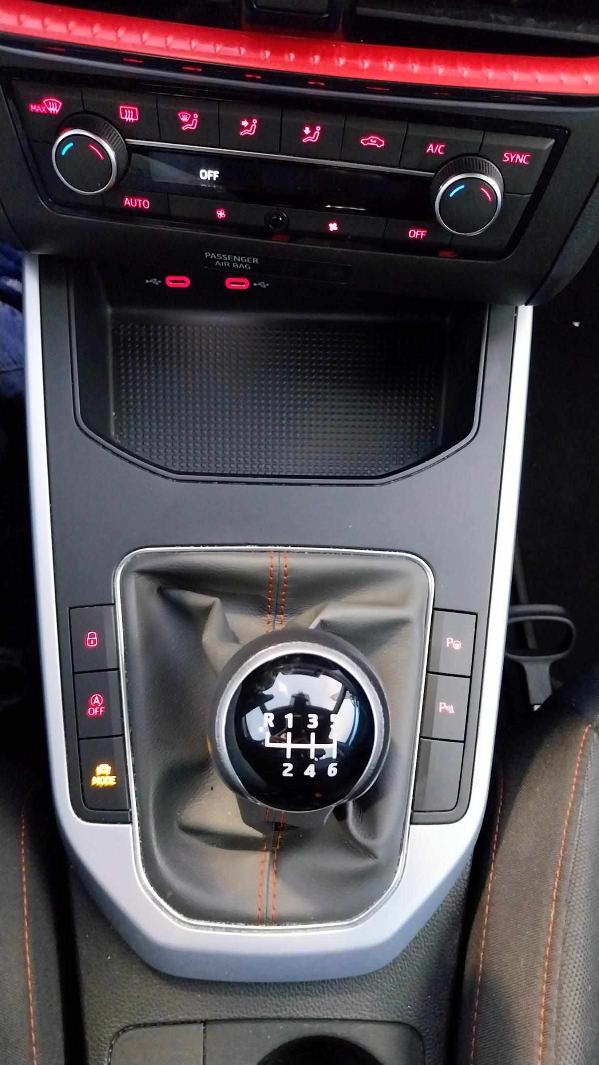 seat-arona-1-0-tsi-2022-gasolina-999cc