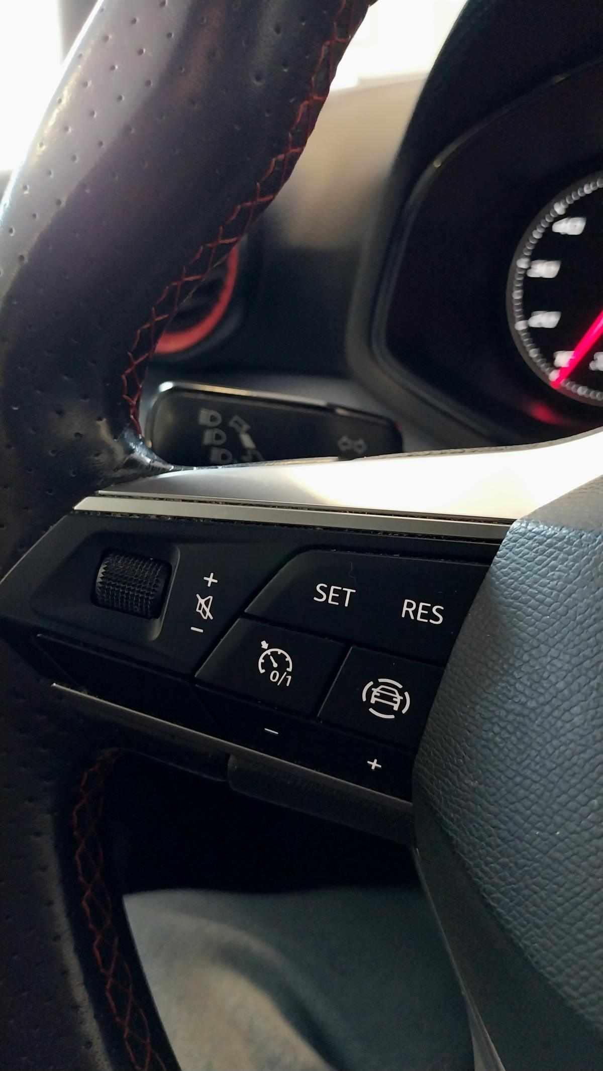 seat-arona-1-0-tsi-2022-gasolina-999cc