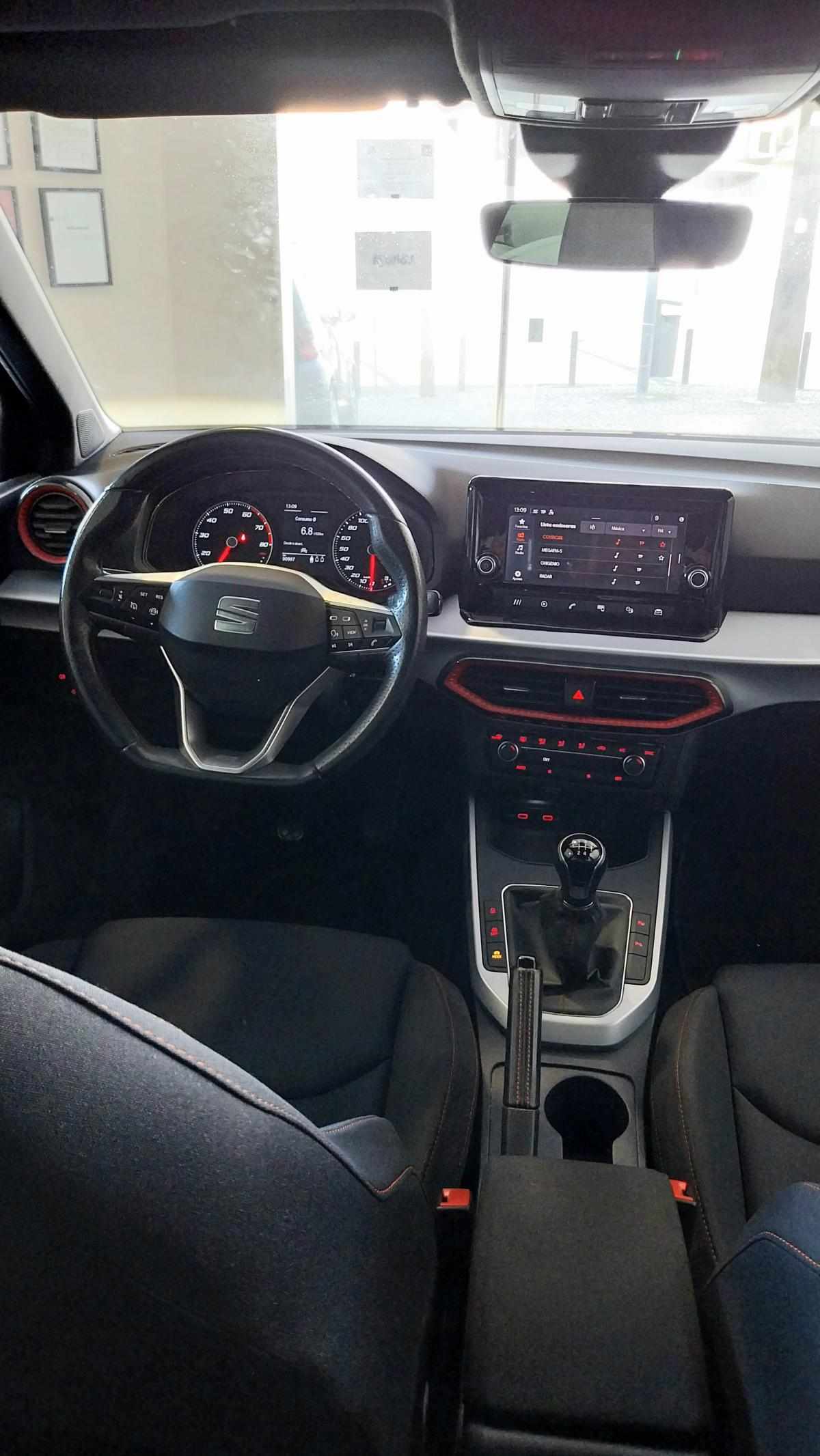 seat-arona-1-0-tsi-2022-gasolina-999cc