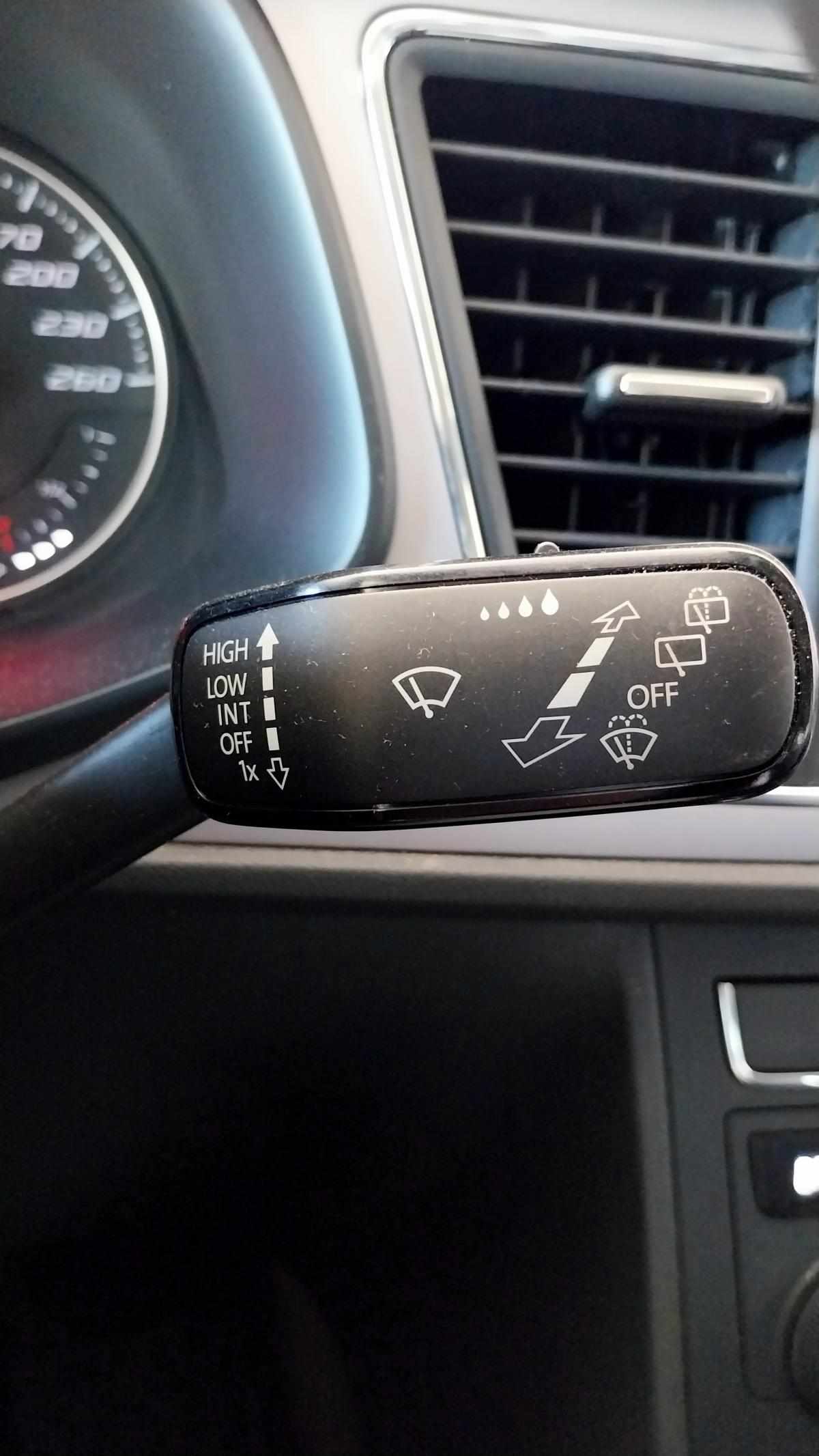 seat-leon-1-6-tdi-2020-diesel-1598cc
