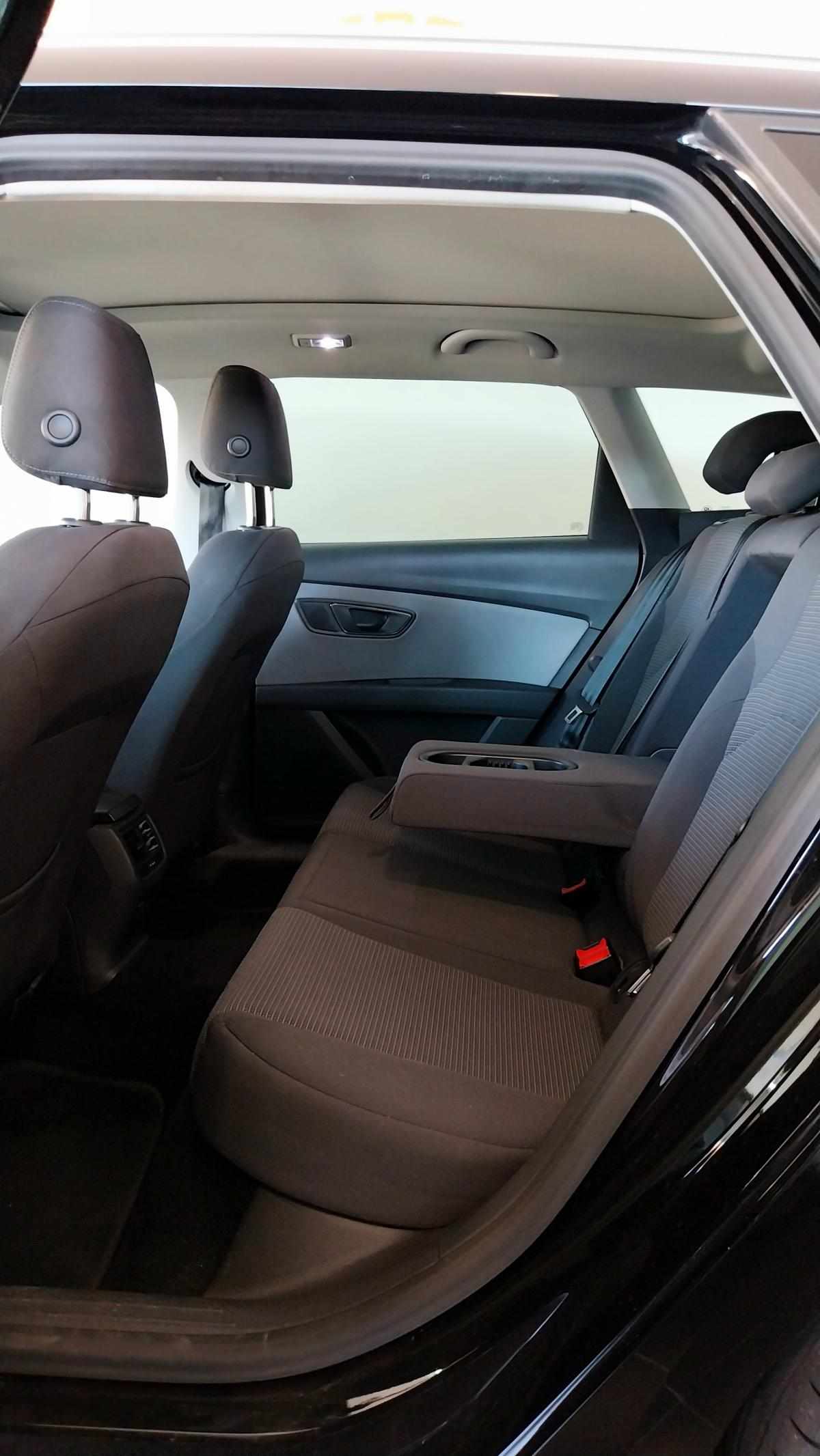 seat-leon-1-6-tdi-2020-diesel-1598cc