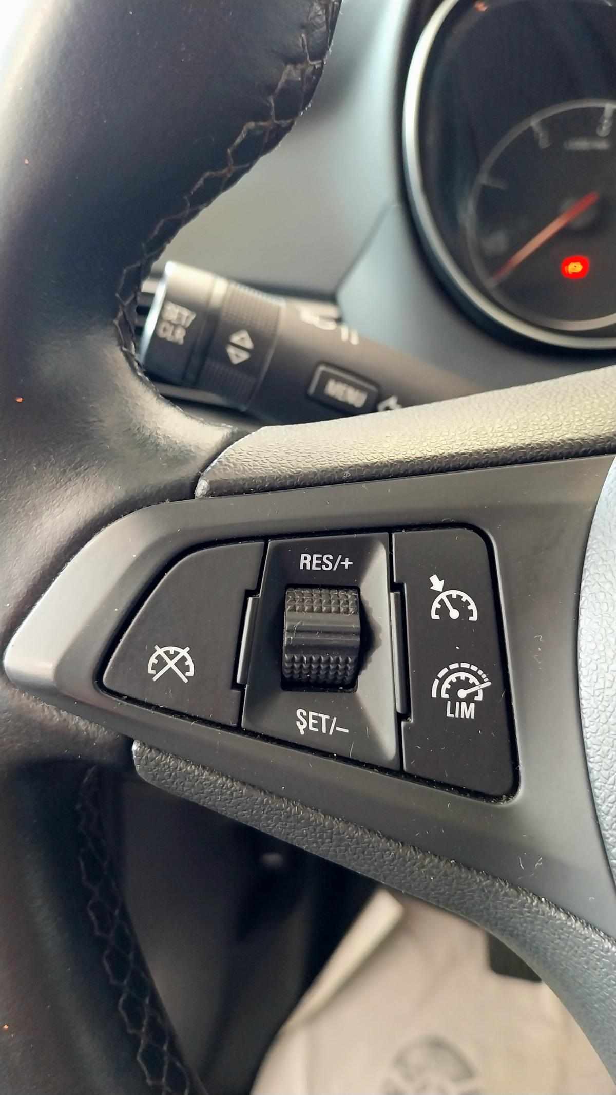 opel-zafira-2017-diesel-1598cc