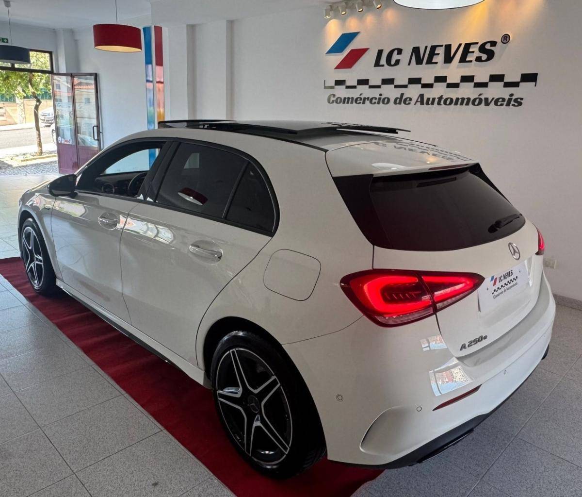 mercedes-benz-classe-a-2021-hibrido-1332cc