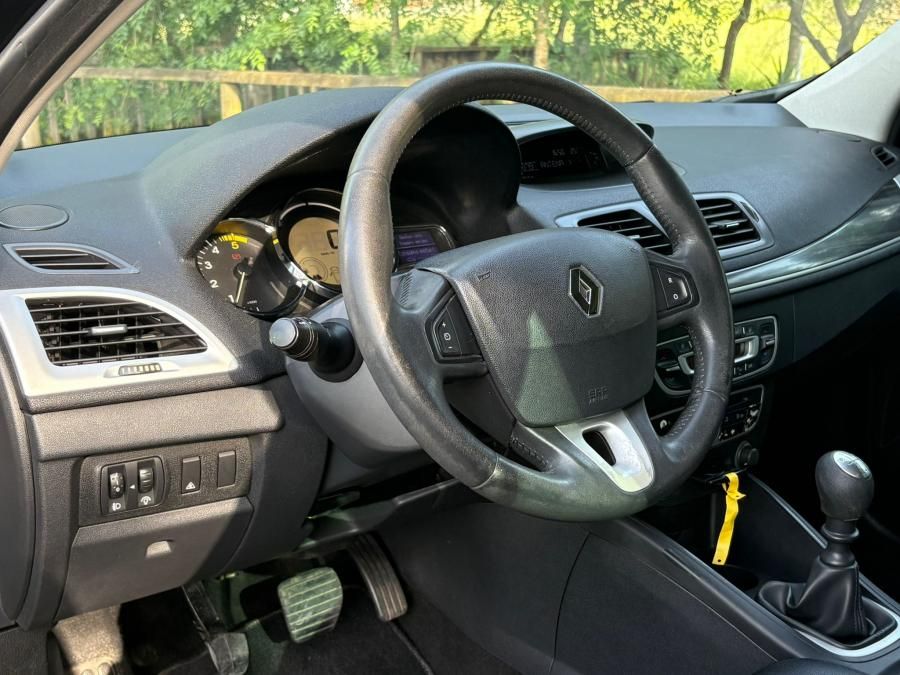 renault-megane-sport-tourer-2010-diesel-1461cc