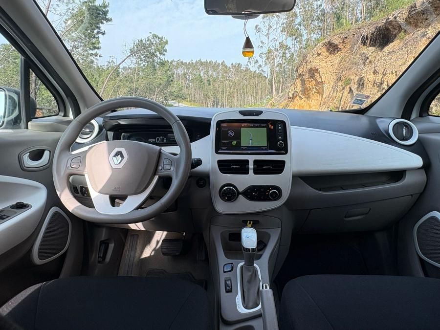 renault-zoe-2018-eletrico-0cc